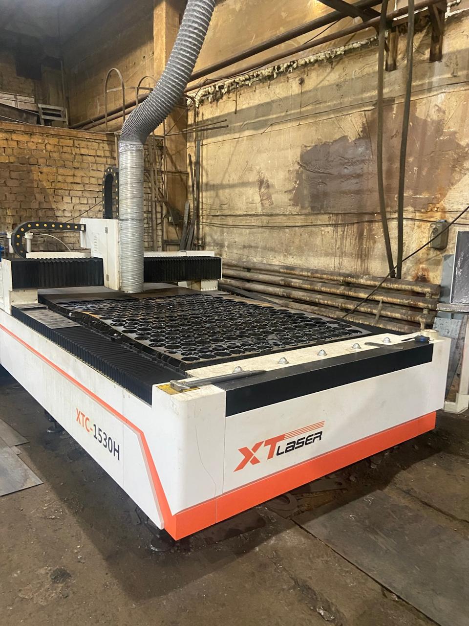 Лазерная резка металла станок XT LASER XTC-1530H на производстве ООО Формис